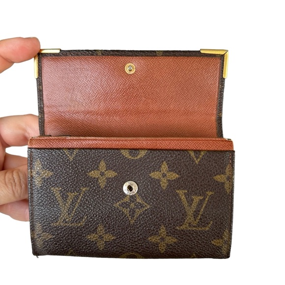 Authentic Louis Vuitton Vintage Monogram Leather & Gold Trim Tresor Wallet - Picture 6 of 12